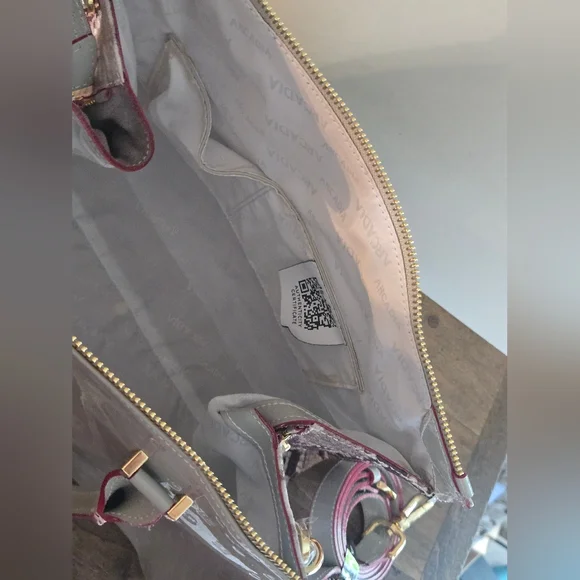 Arcadia bag Light Gray Patent Leather Tote Bag - Picture 8 of 13